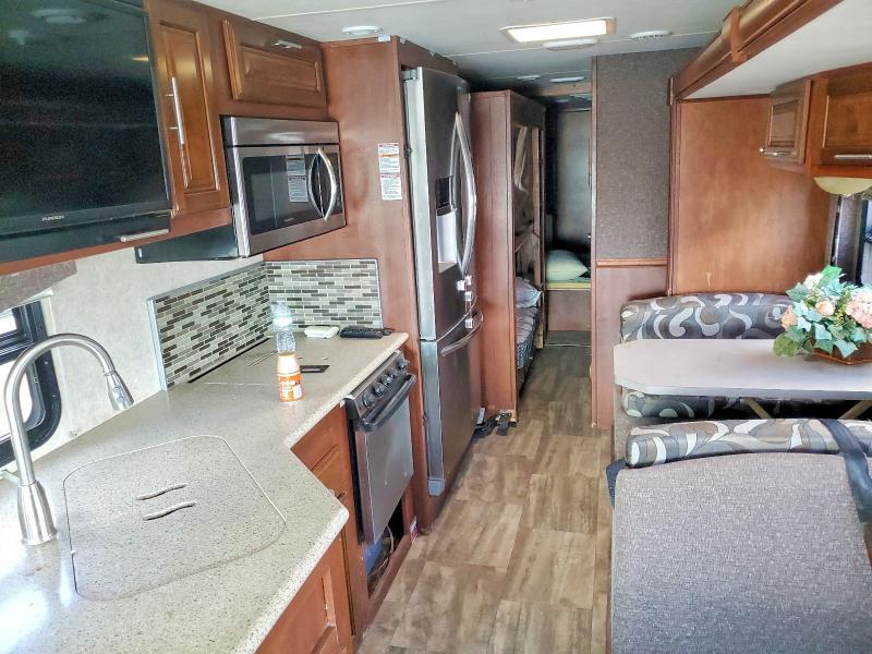 78783675 :رقم المزاد ، 1F66F5DY6F0A03874 vin ، 2015 Ford Motorhome Chassis مزاد بيع