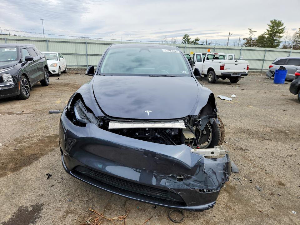 47696336 :رقم المزاد ، 7SAYGDED2RF095485 vin ، 2024 Tesla Model Y مزاد بيع