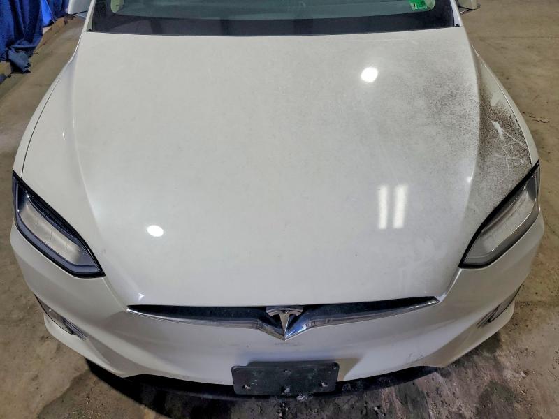 77919785 :رقم المزاد ، 5YJXCDE29HF043692 vin ، 2017 Tesla Model X مزاد بيع