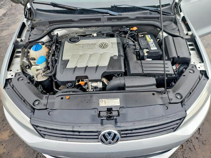 41916866 :رقم المزاد ، 3VWLL7AJ7CM323674 vin ، 2012 Volkswagen Jetta مزاد بيع