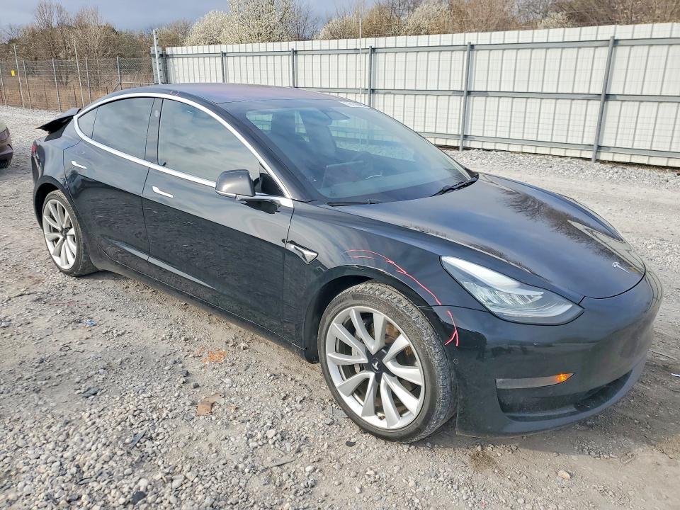 78166465 :رقم المزاد ، 5YJ3E1EA7JF033800 vin ، 2018 Tesla Model 3 مزاد بيع