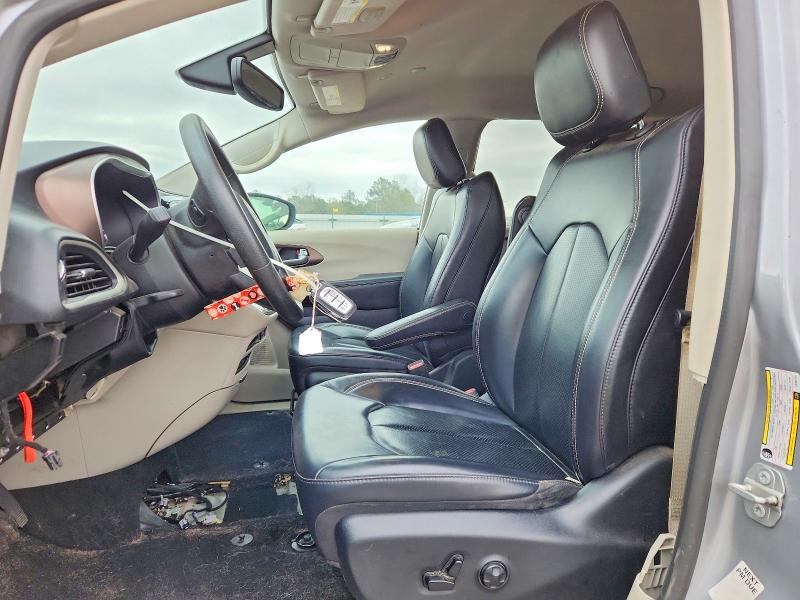 45882576 :رقم المزاد ، 2C4RC1DG9LR182173 vin ، 2020 Chrysler Voyager مزاد بيع