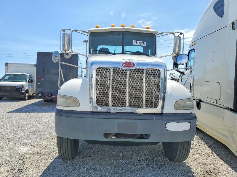 Auction sale of the 2016 Peterbilt 382, vin: 1XP9AJ8XXGD340110, lot number: 46195116