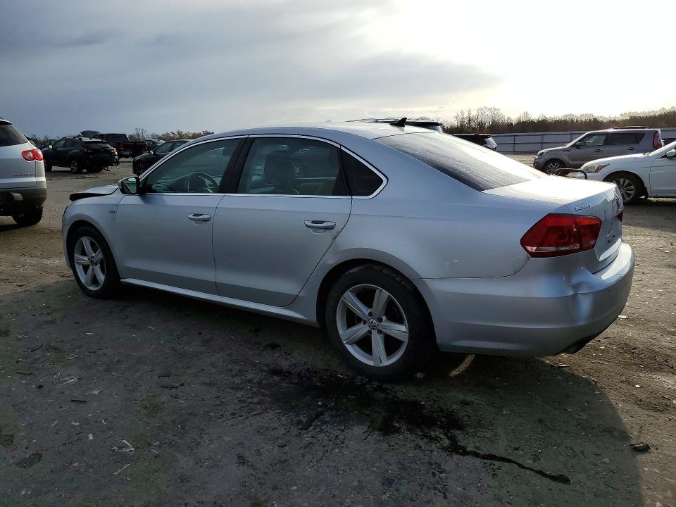 47932956 :رقم المزاد ، 1VWAT7A38FC104608 vin ، 2015 Volkswagen Passat مزاد بيع
