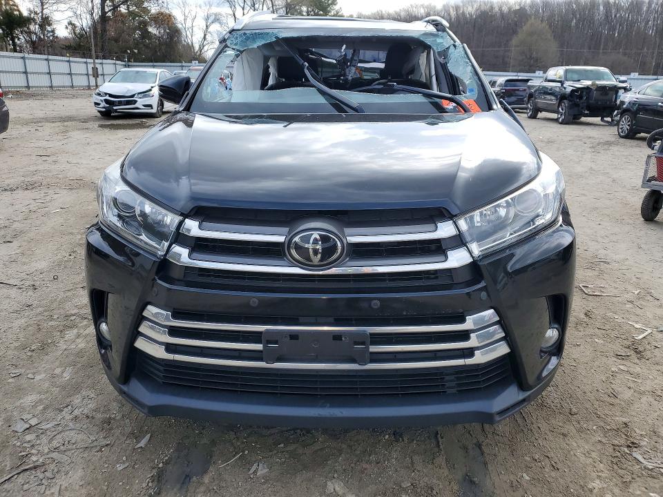 Продажа на аукционе авто 2018 Toyota Highlander, vin: 5TDDZRFHXJS865890, номер лота: 46132896
