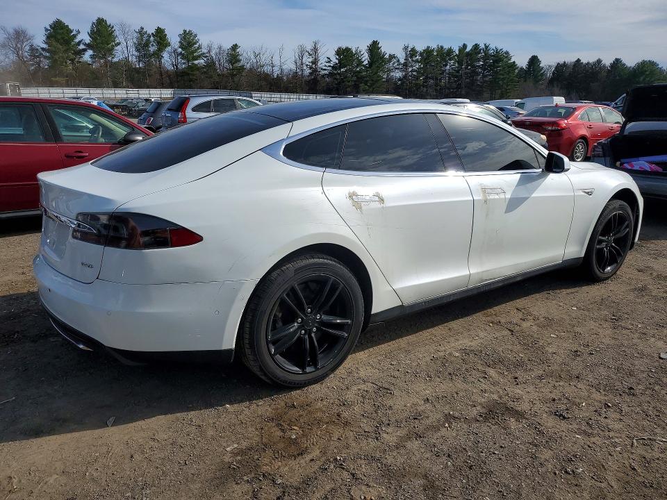 Продажа на аукционе авто 2015 Tesla Model S, vin: 5YJSA1E27FF104176, номер лота: 46759776