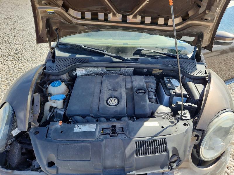 2013 Volkswagen Beetle მანქანა იყიდება აუქციონზე, vin: 3VW5X7AT4DM829060, აუქციონის ნომერი: 47215666
