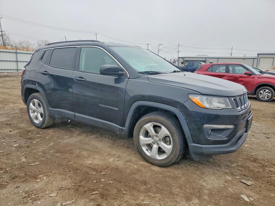 45619806 :رقم المزاد ، 3C4NJCBB9JT502495 vin ، 2018 Jeep Compass مزاد بيع