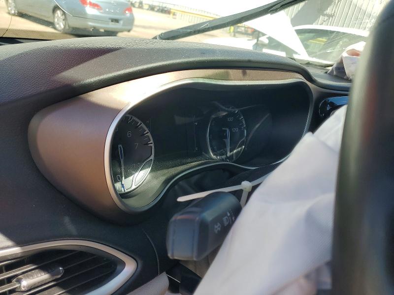 46948016 :رقم المزاد ، 2C4RC1CG2PR588142 vin ، 2023 Chrysler Voyager مزاد بيع