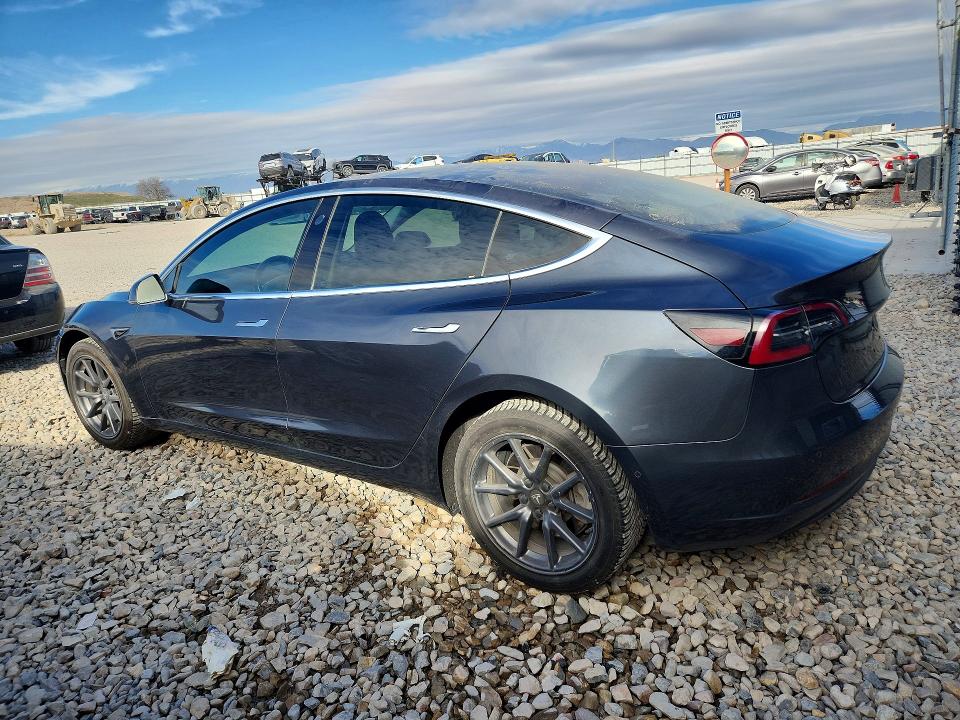 2018 Tesla Model 3 მანქანა იყიდება აუქციონზე, vin: 5YJ3E1EA1JF005040, აუქციონის ნომერი: 46113746