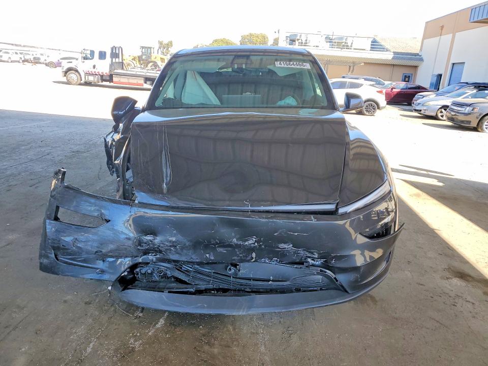 Продаж на аукціоні авто 2026 Tesla Model Y, vin: 7SAYGDEEXTF561602, номер лоту: 41664466