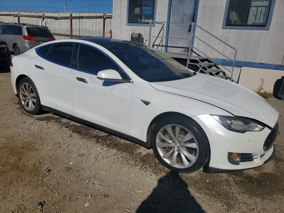 Продажа на аукционе авто 2014 Tesla Model S, vin: 5YJSA1H18EFP49338, номер лота: 46700596