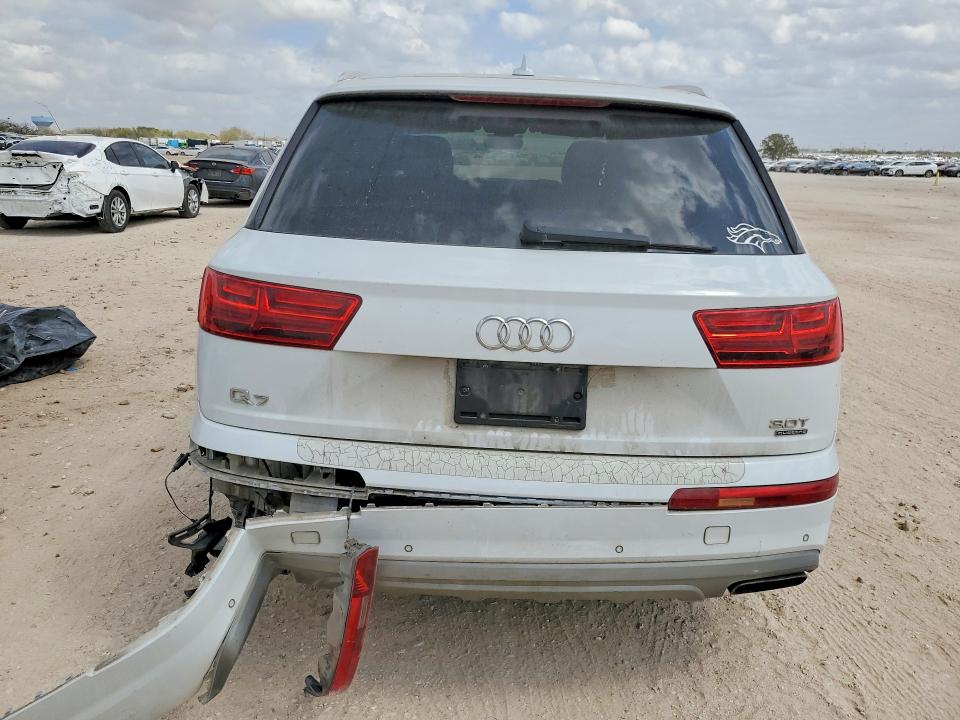 2017 Audi Q7 მანქანა იყიდება აუქციონზე, vin: WA1LAAF71HD016162, აუქციონის ნომერი: 41714376