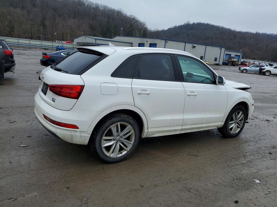 79798215 :رقم المزاد ، WA1ECCFS1HR014630 vin ، 2017 Audi Q3 مزاد بيع