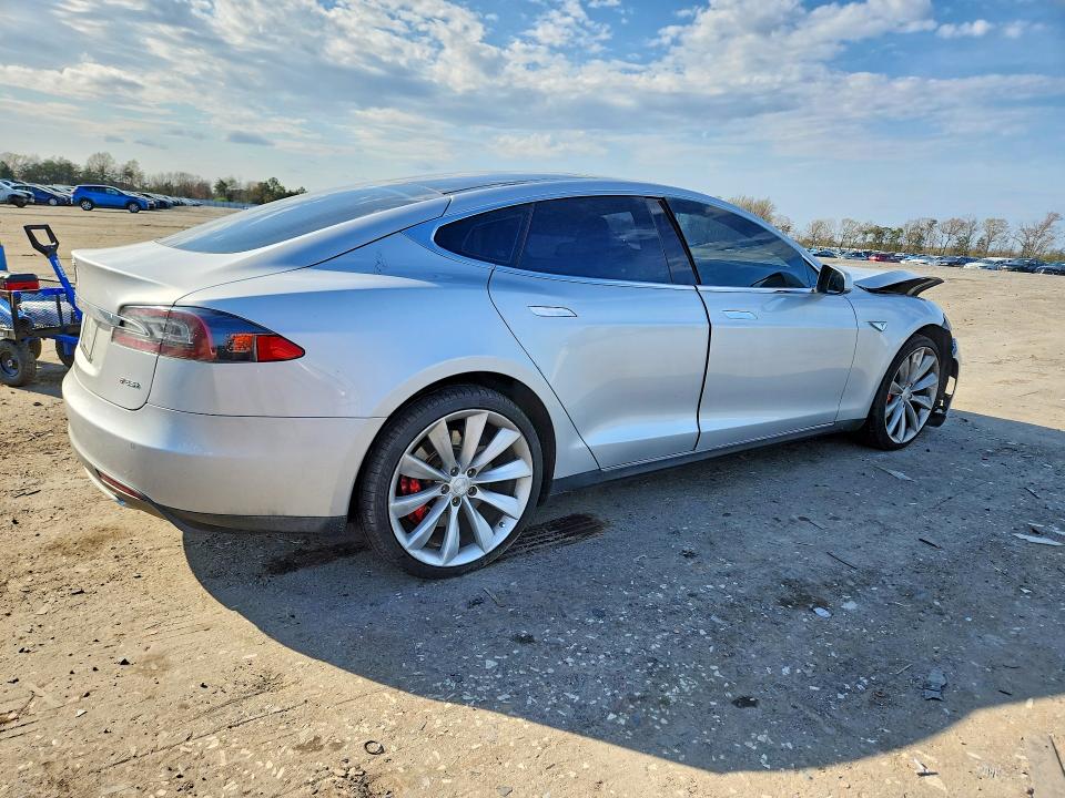 2014 Tesla Model S მანქანა იყიდება აუქციონზე, vin: 5YJSA1H15EFP40113, აუქციონის ნომერი: 48244906