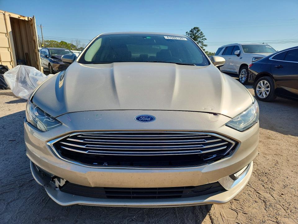 47080126 :رقم المزاد ، 3FA6P0H70JR179316 vin ، 2018 Ford Fusion مزاد بيع