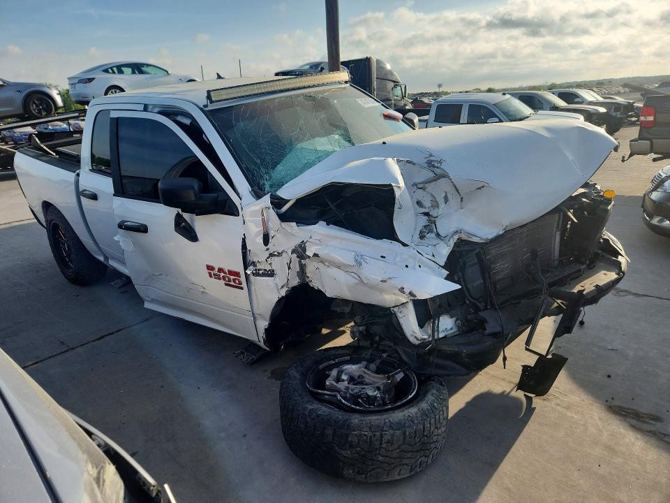 47473946 :رقم المزاد ، 1C6RR6LT1KS627195 vin ، 2019 Ram 1500 Classic مزاد بيع