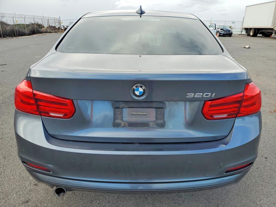 Продаж на аукціоні авто 2017 Bmw 320, vin: WBA8E1G58HNU15106, номер лоту: 47725916