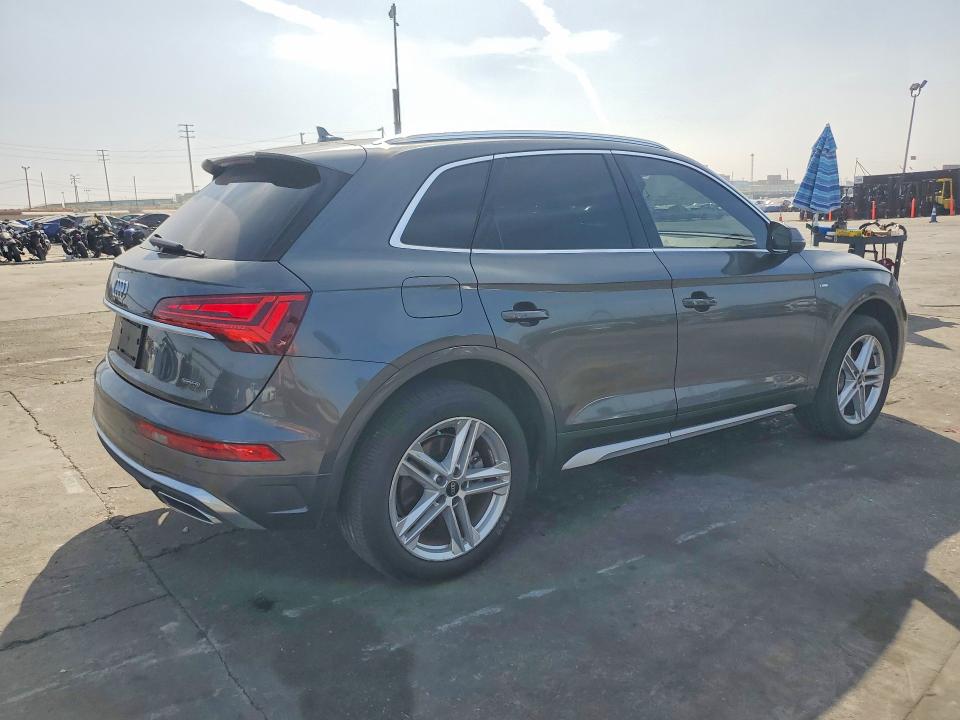 47623456 :رقم المزاد ، WA1G2AFY4M2040579 vin ، 2021 Audi Q5 E مزاد بيع