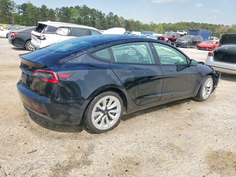 45889126 :رقم المزاد ، 5YJ3E1EA8NF372085 vin ، 2022 Tesla Model 3 مزاد بيع