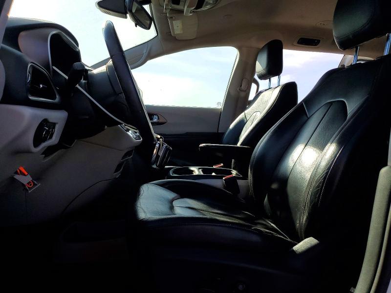 46366256 :رقم المزاد ، 2C4RC1BG8HR795007 vin ، 2017 Chrysler Pacifica مزاد بيع