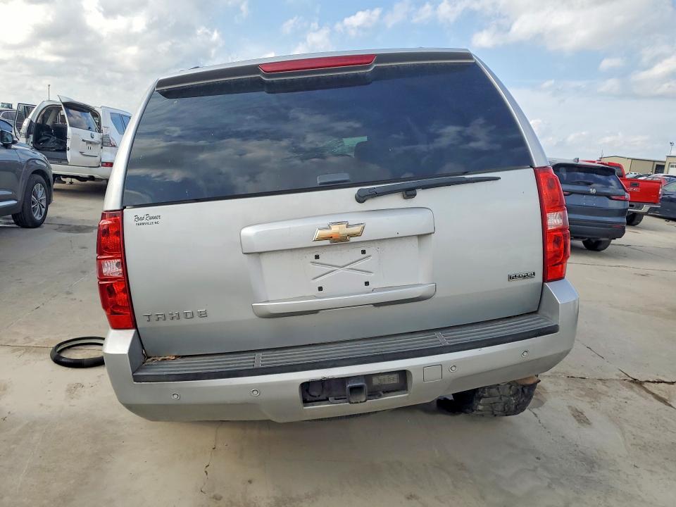 2011 Chevrolet Tahoe მანქანა იყიდება აუქციონზე, vin: 1GNSKBE05BR302896, აუქციონის ნომერი: 55395626