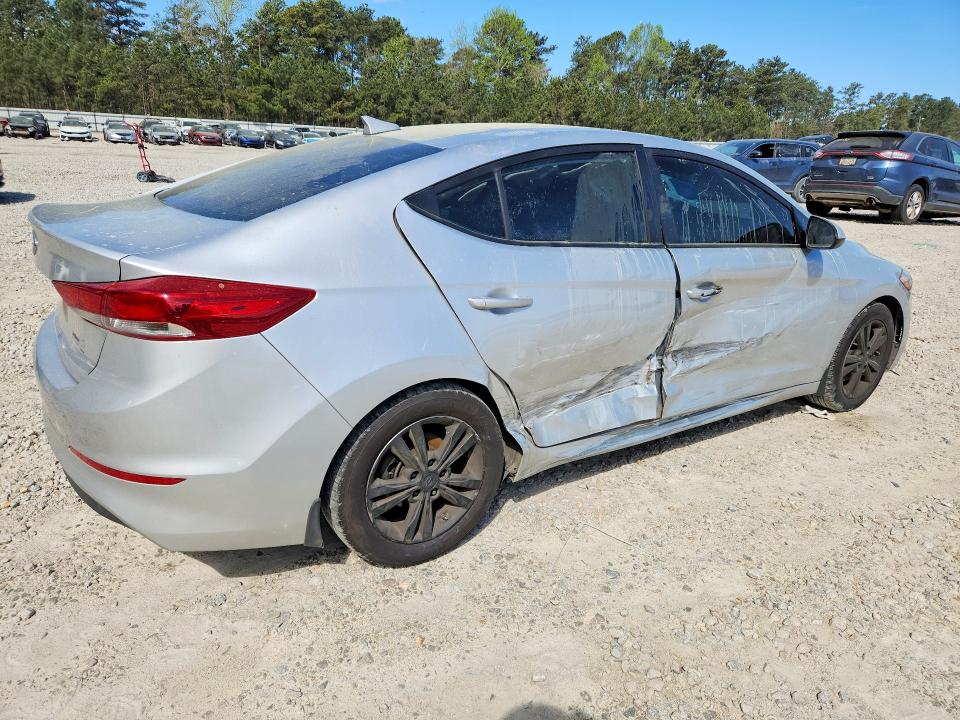 47119106 :رقم المزاد ، 5NPD84LF4JH385746 vin ، 2018 Hyundai Elantra مزاد بيع
