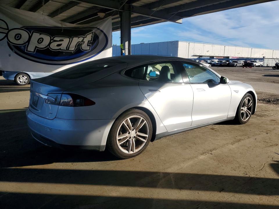47648826 :رقم المزاد ، 5YJSA1H14EFP63625 vin ، 2014 Tesla Model S مزاد بيع