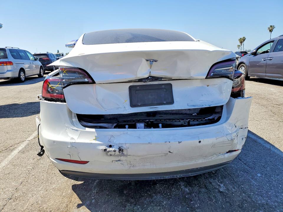 41772876 :رقم المزاد ، 5YJ3E1EA5NF336273 vin ، 2022 Tesla Model 3 مزاد بيع