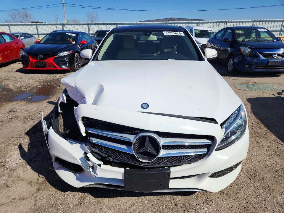 41951426 :رقم المزاد ، 55SWF4KB1FU052762 vin ، 2015 Mercedes Benz C مزاد بيع