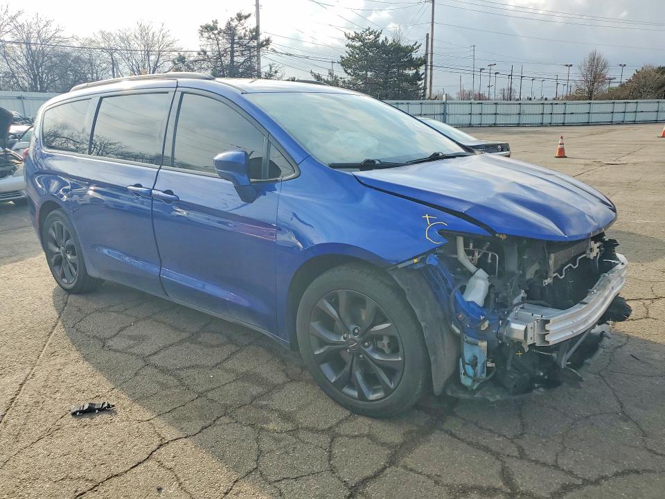 2019 Chrysler Pacifica მანქანა იყიდება აუქციონზე, vin: 2C4RC1EG1KR615756, აუქციონის ნომერი: 78524355