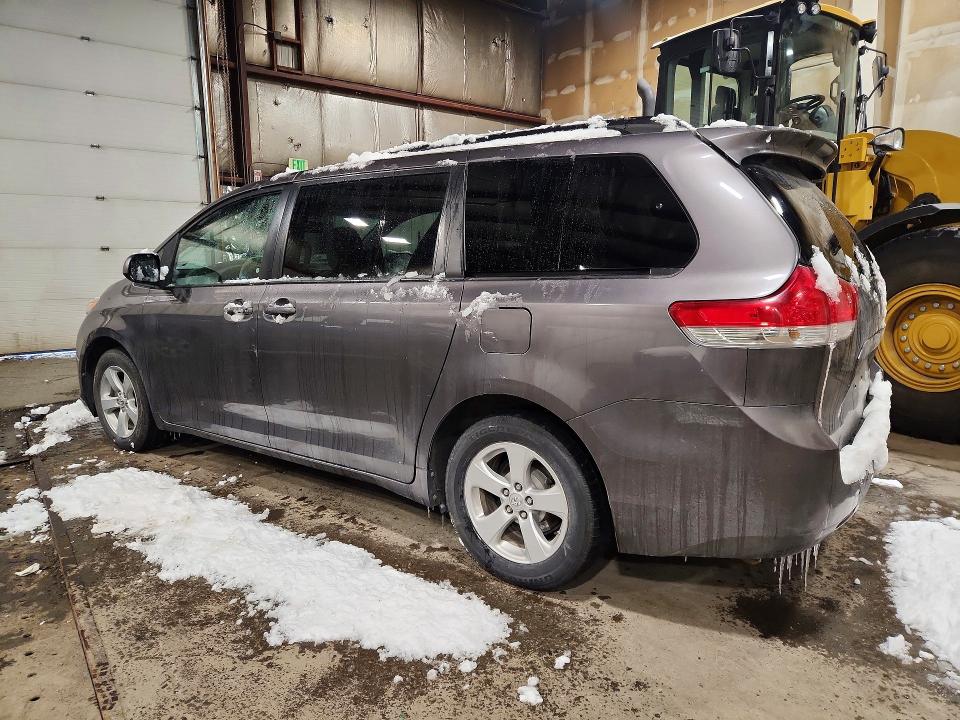 2014 Toyota Sienna მანქანა იყიდება აუქციონზე, vin: 5TDDK3DC6ES092270, აუქციონის ნომერი: 45592206