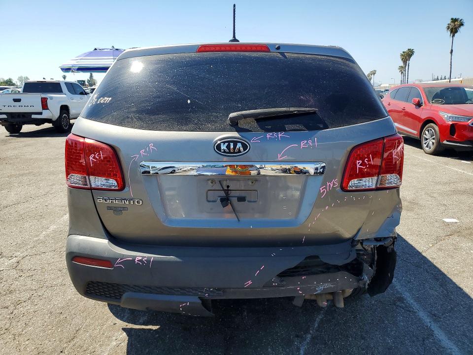 47273736 :رقم المزاد ، 5XYKT3A19DG379234 vin ، 2013 Kia Sorento مزاد بيع