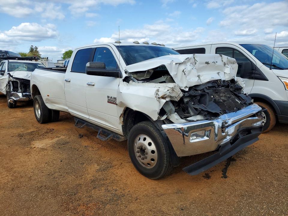47510676 :رقم المزاد ، 3C63RRHLXHG560693 vin ، 2017 Ram 3500 مزاد بيع