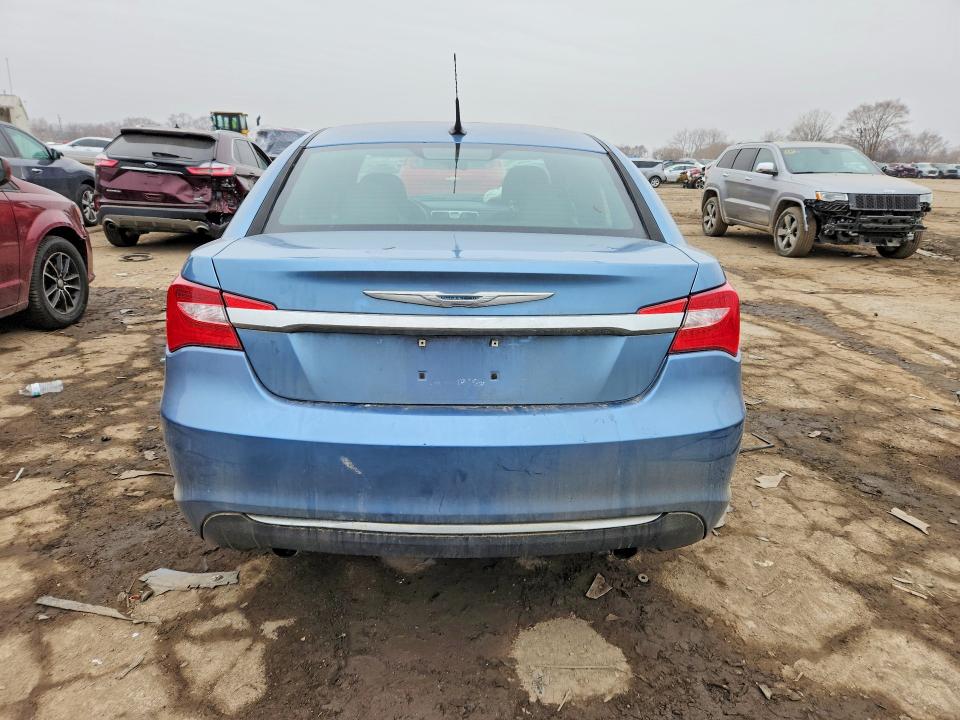 51065386 :رقم المزاد ، 1C3BC1FGXBN537933 vin ، 2011 Chrysler 200 مزاد بيع