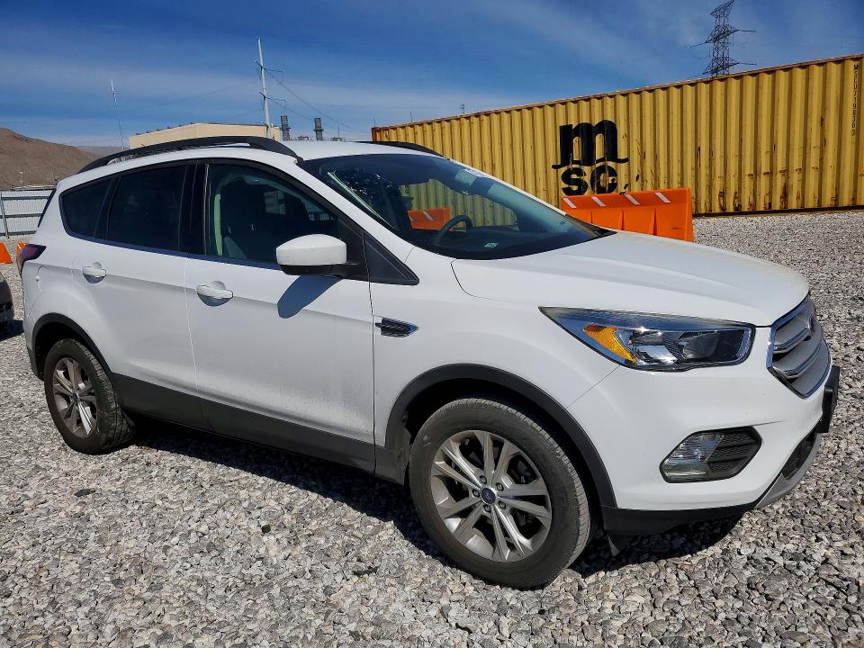 Продажа на аукционе авто 2018 Ford Escape, vin: 1FMCU0GD6JUC35972, номер лота: 47197606