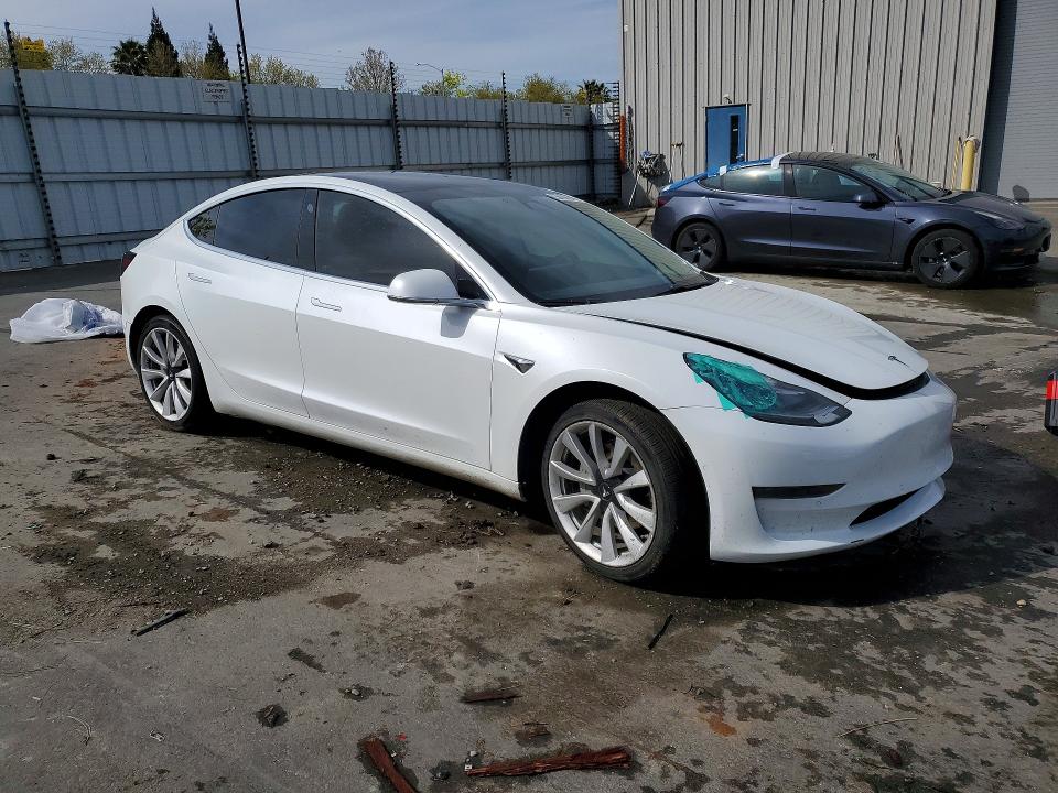 41811826 :رقم المزاد ، 5YJ3E1EA8LF802470 vin ، 2020 Tesla Model 3 مزاد بيع