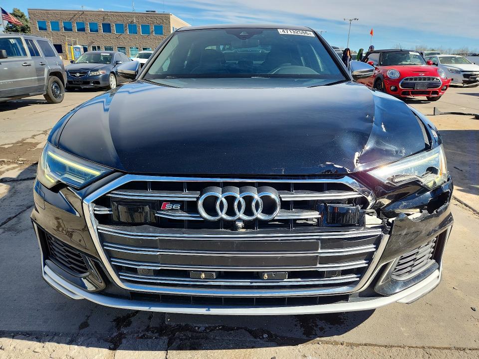 47132586 :رقم المزاد ، WAUDFAF21LN028067 vin ، 2020 Audi S6 مزاد بيع