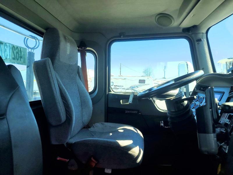 Продажа на аукционе авто 2015 Kenworth T330, vin: 2XKHAJ7X8FM462735, номер лота: 46213776