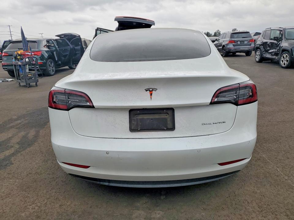48445716 :رقم المزاد ، 5YJ3E1EB0NF359999 vin ، 2022 Tesla Model 3 مزاد بيع