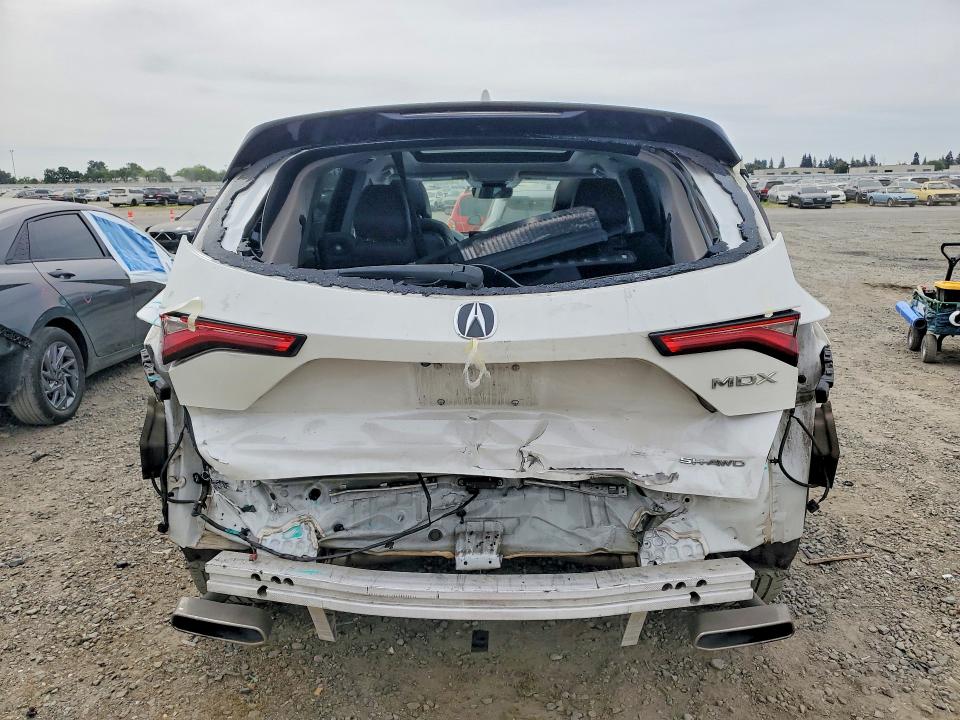 46836186 :رقم المزاد ، 5J8YE1H88PL013724 vin ، 2023 Acura Mdx مزاد بيع