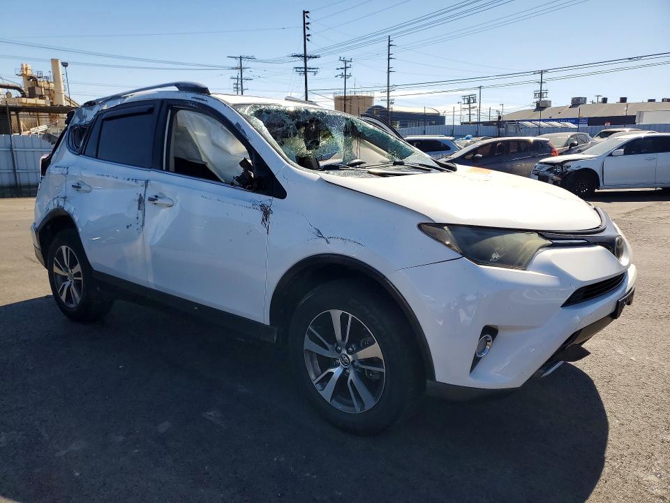 Продаж на аукціоні авто 2017 Toyota Rav4, vin: JTMWFREV2HD094856, номер лоту: 41952996