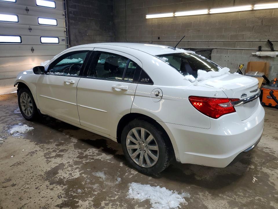 46203496 :رقم المزاد ، 1C3CCBBBXDN760982 vin ، 2013 Chrysler 200 مزاد بيع
