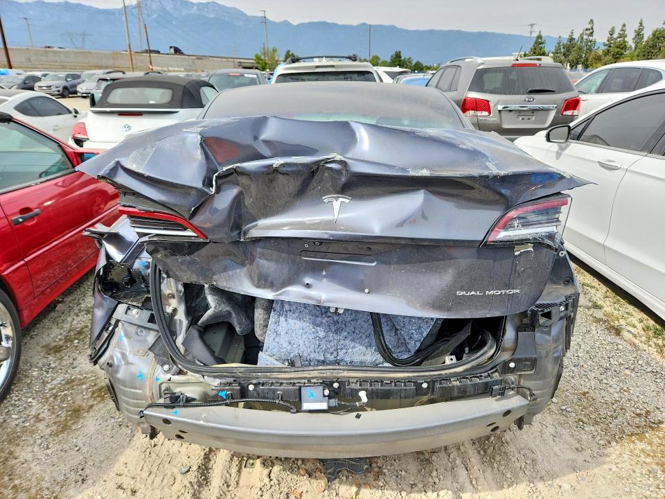 46396006 :رقم المزاد ، 5YJ3E1EB7JF114370 vin ، 2018 Tesla Model 3 مزاد بيع