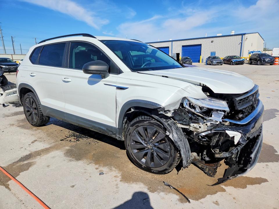 46551376 :رقم المزاد ، 3VVCX7B27NM007386 vin ، 2022 Volkswagen Taos مزاد بيع