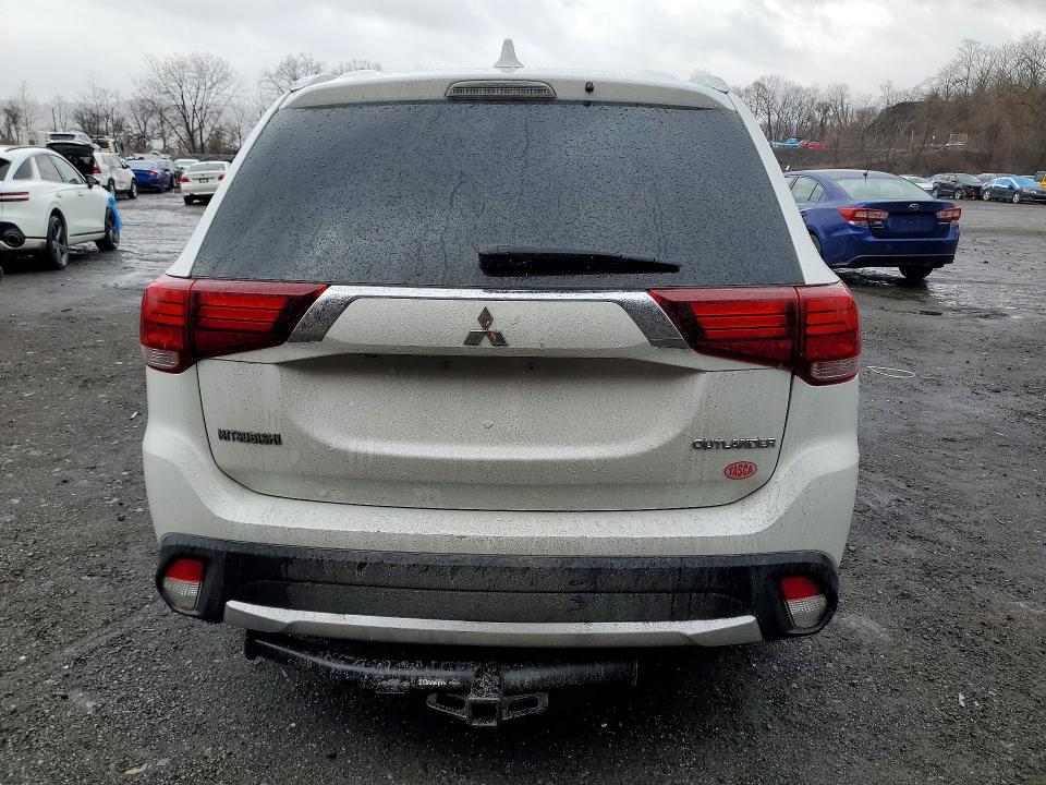 Продаж на аукціоні авто 2018 Mitsubishi Outlander, vin: JA4AZ3A34JZ011675, номер лоту: 46087356