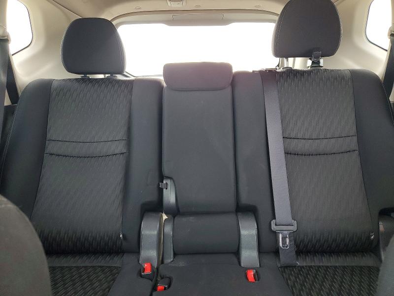 47697546 :رقم المزاد ، KNMAT2MV5HP581379 vin ، 2017 Nissan Rogue مزاد بيع
