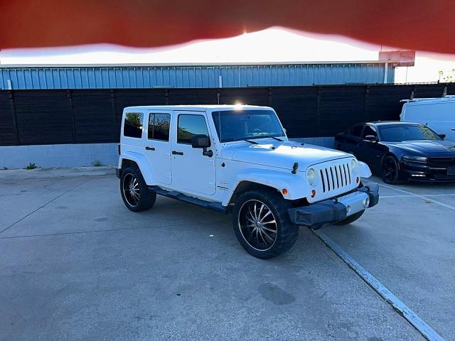 Продажа на аукционе авто 2013 Jeep Wrangler Unlimited, vin: 1C4BJWEG1DL677366, номер лота: 46928016