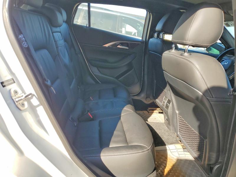 48263226 :رقم المزاد ، SJKCH5CP3JA001972 vin ، 2018 Infiniti Qx30 مزاد بيع