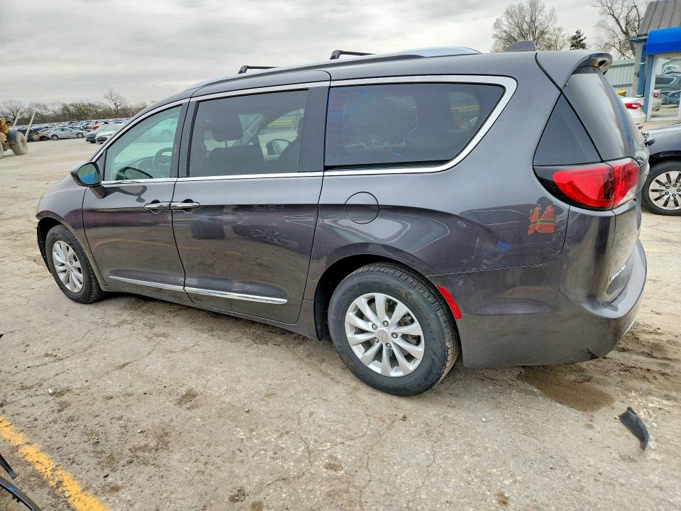 46254036 :رقم المزاد ، 2C4RC1BG0KR627143 vin ، 2019 Chrysler Pacifica مزاد بيع